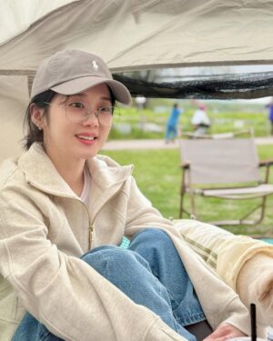 Jang Na-ra Instagram - 오랜만에 즐거운 소풍🌸
사랑하는 멍벤 친구들과 멍뭉이들❤️