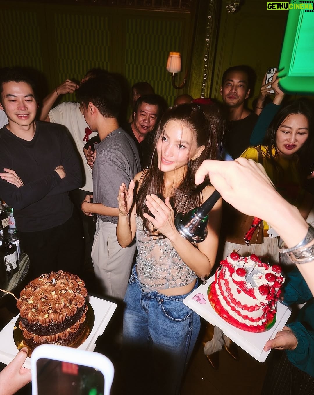 Janie Tienphosuwan - 54.7K Likes - 44 🎂