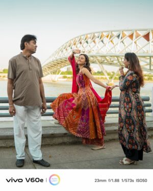 Janki Bodiwala Instagram - Shine brighter this season with the sleek new vivo V60e!

 With vivo’s first 200MP main camera   India’s First AI Festival Portrait makes every celebration picture-perfect 📸 

Grab yours now on vivo.com!

#SlayEveryDetail #vivoV60e #PortraitSoPro @vivo_india