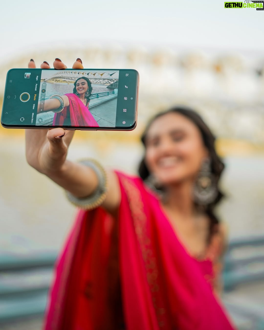 Janki Bodiwala - 263.6K Likes - Shine brighter this season with the sleek new vivo V60e!

 With vivo’s first 200MP main camera   India’s First AI Festival Portrait makes every celebration picture-perfect 📸 

Grab yours now on vivo.com!

#SlayEveryDetail #vivoV60e #PortraitSoPro @vivo_india