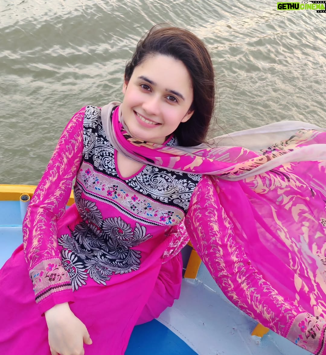 Jannatul Ferdous Oishee - 13.4K Likes - Where the river flows, time slows.