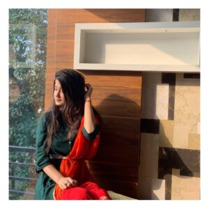 Janshi Dayal Instagram - If pretty hurts then bitch I’m in pain ✨