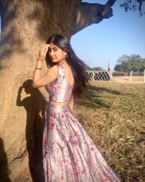 Janshi Dayal Instagram - 🤍🌷