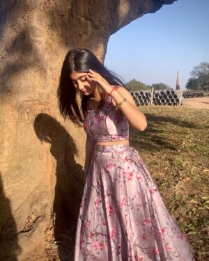 Janshi Dayal Instagram - 🤍🌷
