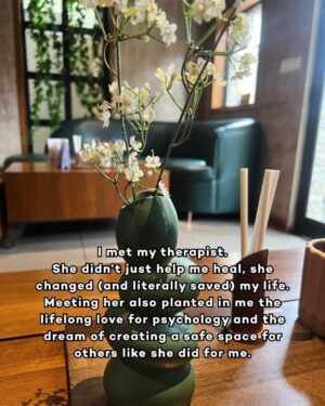 Janvi Sikaria Instagram - Opening up a side of my life I’ve kept hidden for months ⬇️
(Swipe till the end for the big reveal. Form link in bio! 💛)
Age 14 : battled clinical depression and panic disorder and failed 10th standard ✨
Age 17-19 : sought help and topped school in 12th standard ✨
Age 20 : started creating content and got a call from one of the biggest youth reality shows of the country ✨
Age 22 : completed UG, pursued PG in fashion business while dealing with a parent battling a chronic illness ✨
Age 23 : started building burger bae ✨
Age 24 : got into ISB and simultaneously pursued masters in psychology while juggling co-founder responsibilities. Oh also, got back into content creation after a 2 year hiatus and losing roughly 40K followers ✨
Age 25 (currently) : went on shark tank india, secured a 3 shark deal alongside working on a personal mental wellness initiative while dealing with a parent’s chronic illness for the second time ✨
Follow me along my journey for more 🚀