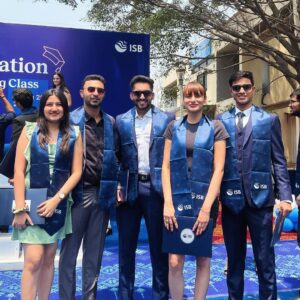 Janvi Sikaria Instagram - @isbindia thank you for possibly the best 6 months of my life
#GraduationDay ⭐️
