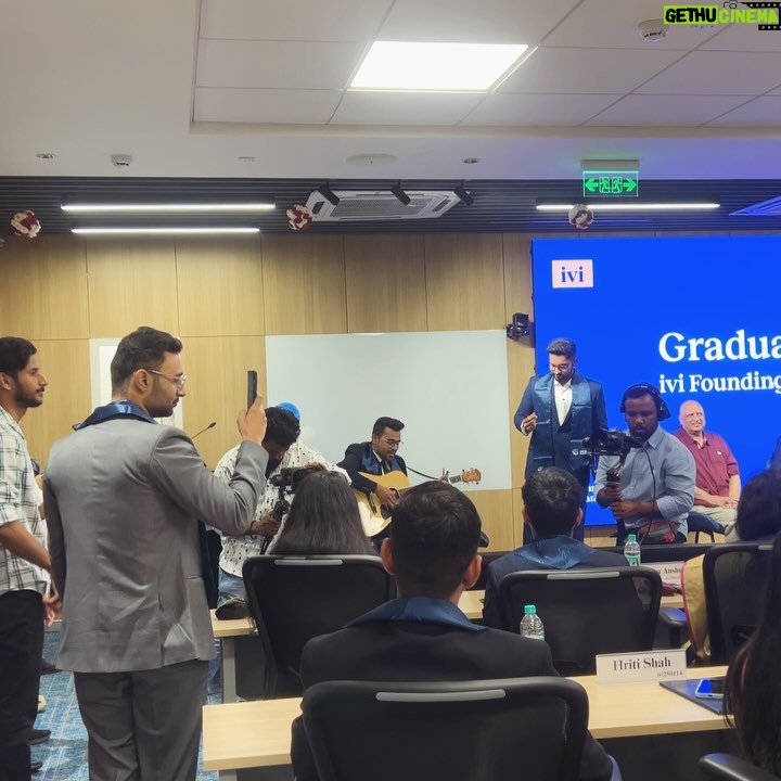 Janvi Sikaria - 808 Likes - @isbindia thank you for possibly the best 6 months of my life 
#GraduationDay ⭐️