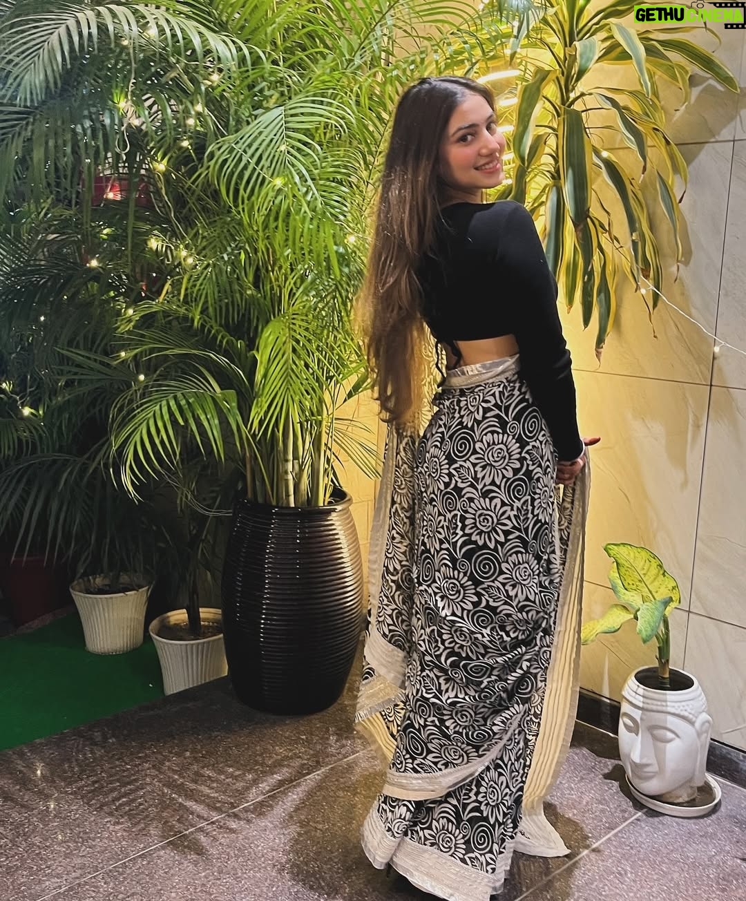 Jasmeet Kaur - 54.6K Likes - 🖤