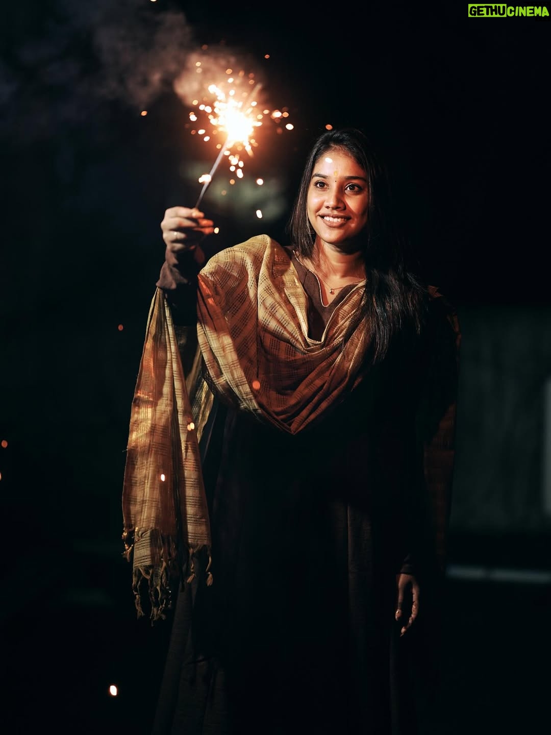 Jasmine Parveen - 24K Likes - 🎇✨
.
.
Pc: @vjnawin 
.
.