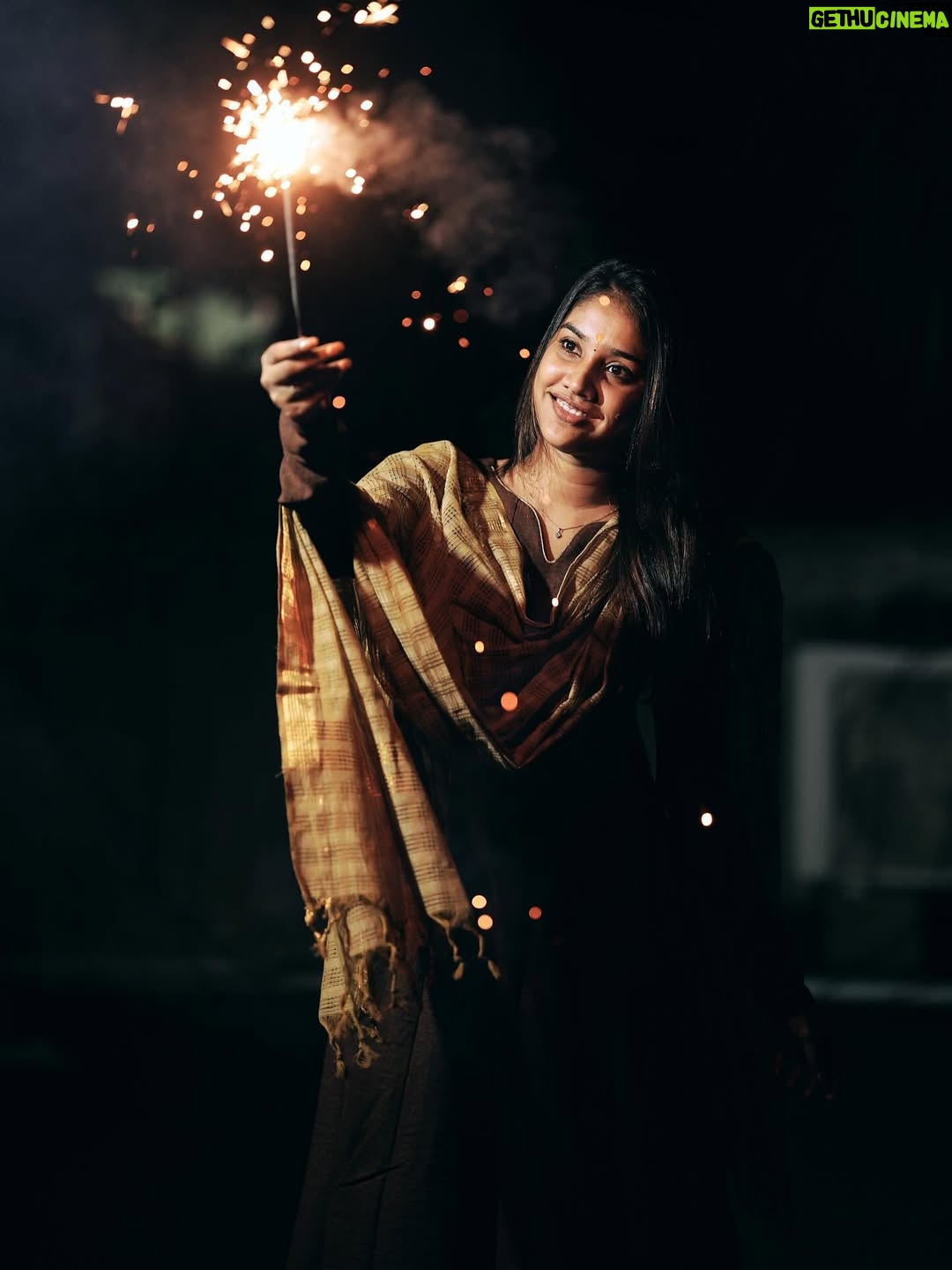 Jasmine Parveen - 24K Likes - 🎇✨
.
.
Pc: @vjnawin 
.
.