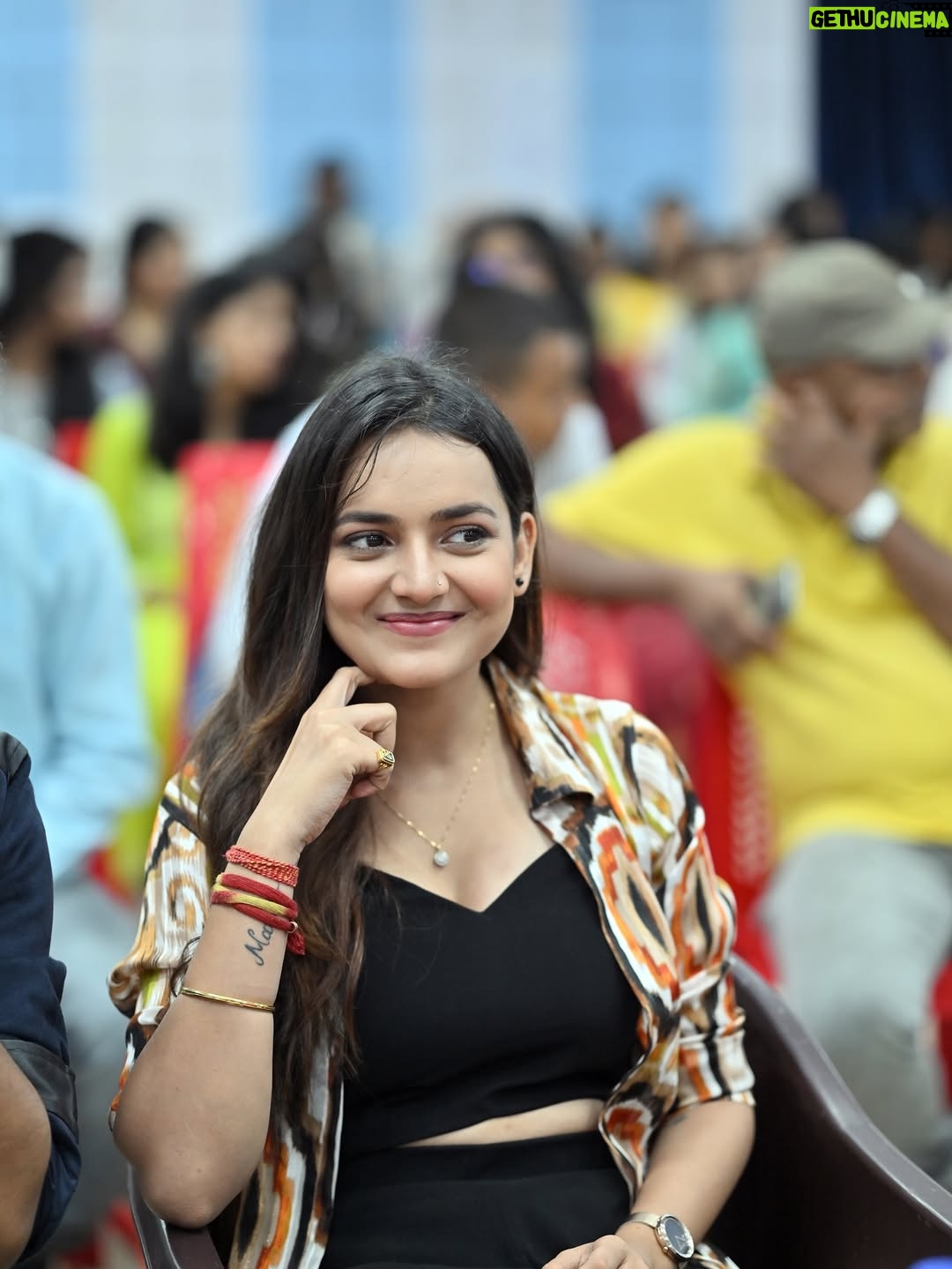 Jasmine Rath - 55.3K Likes - Y’all really watched RE MANA and made it a whole hit?! I’m crying in the club 😭💃 Thank you for the love ❤️ 
y’all are the real MVPs! Let’s keep running it up! 💯🎬

For @abhishekrpanda_official (co-star):
Abhisekh really understood the assignment 🔥 Bringing all the charm, drama, and moves couldn’t have asked for a better co-star!
For @suvam.0010 (producer):
Big love to Subham for making magic behind the scenes 💼🎬 The real wizard making it all happen!
For @swayammusic (singer):
And let’s talk about that voice tho?? Swayam bhai absolutely sang this into a hit 🎤💯
A huge thank you to @smruti_r_the_director for bringing this vision to life. Your direction made it all possible.

#jasminerath #UnexpectedIcon #HitMakerByAccident #GratefulButConfused”