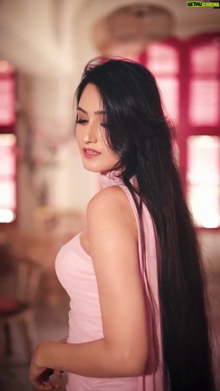 Jaspreet Kaur - 6.8K Likes - Appreciate the small things 💝 

🎥- @gensomedia 
Edited by - @webgnix 
MUA - @itssadhanayadav 

#pinkdress #longhair #longhairs #verylonghair #longdress #delhiinfluencer