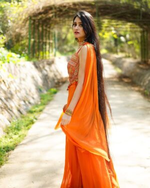 Jaspreet Kaur Instagram - Desi sunshine 🌞
📸- @third_eye_production_
Dress - @mamtasareegandhimarket
#orangedress #orangeethnic #ethnicwear #ethnicdress #indiandress #indianoutfit #indianinfluencer #ethnicinfluencer #chandsifarish #fannah