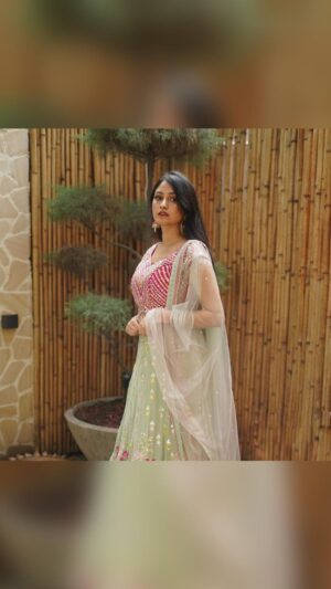 Jaspreet Kaur Instagram - Let’s add color to our lives this Diwali..! Be the prettiest patakha this Diwali with Bonnys. Happy Diwali everyone ❤️
#diwalioutfit #diwali2023 #ethnicwear #lehengacholi #lehenga #pinkoutfit #diwalivibes✨ #diwalivibes #diwalispecial💥
