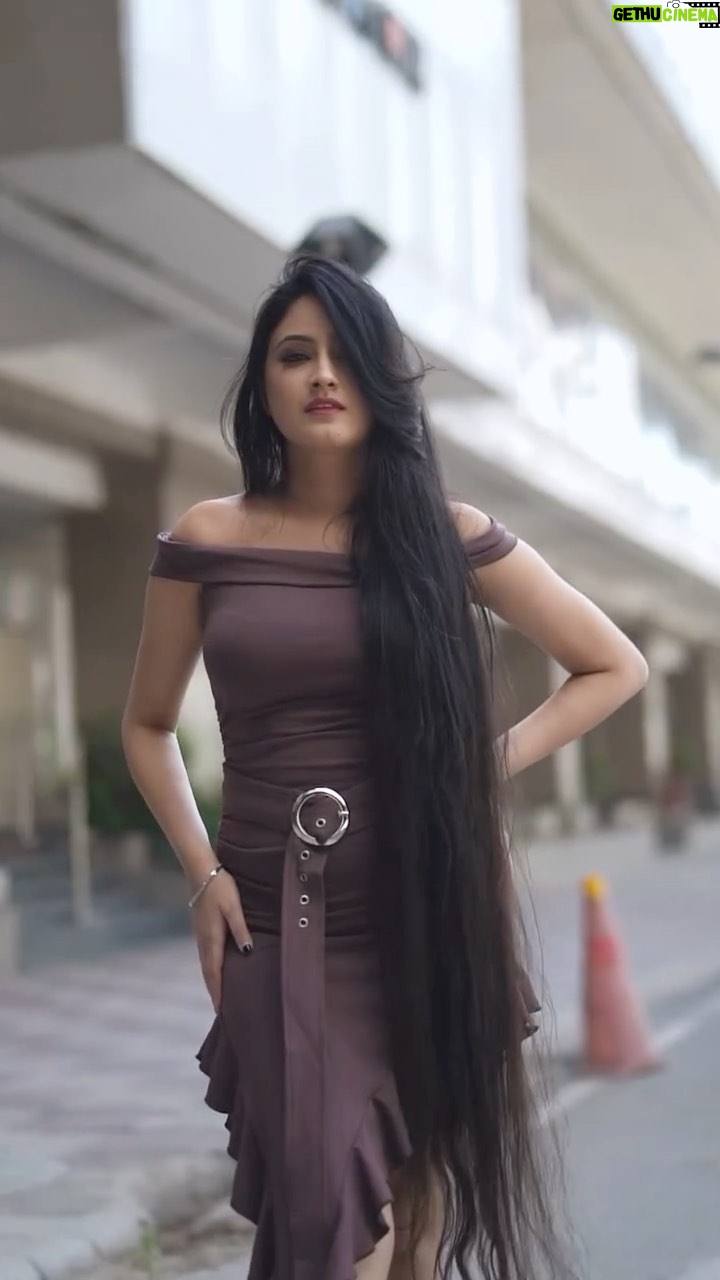 Jaspreet Kaur - 6.2K Likes - Aligned, not attached 💫 

🎥- @gensomedia 
MUA - @itssadhanayadav 
.
.
.
#delhiinfluencer #mumbaiinfluencer #streetstyle #streetlook #browndress #bodycon #savana #urbanic