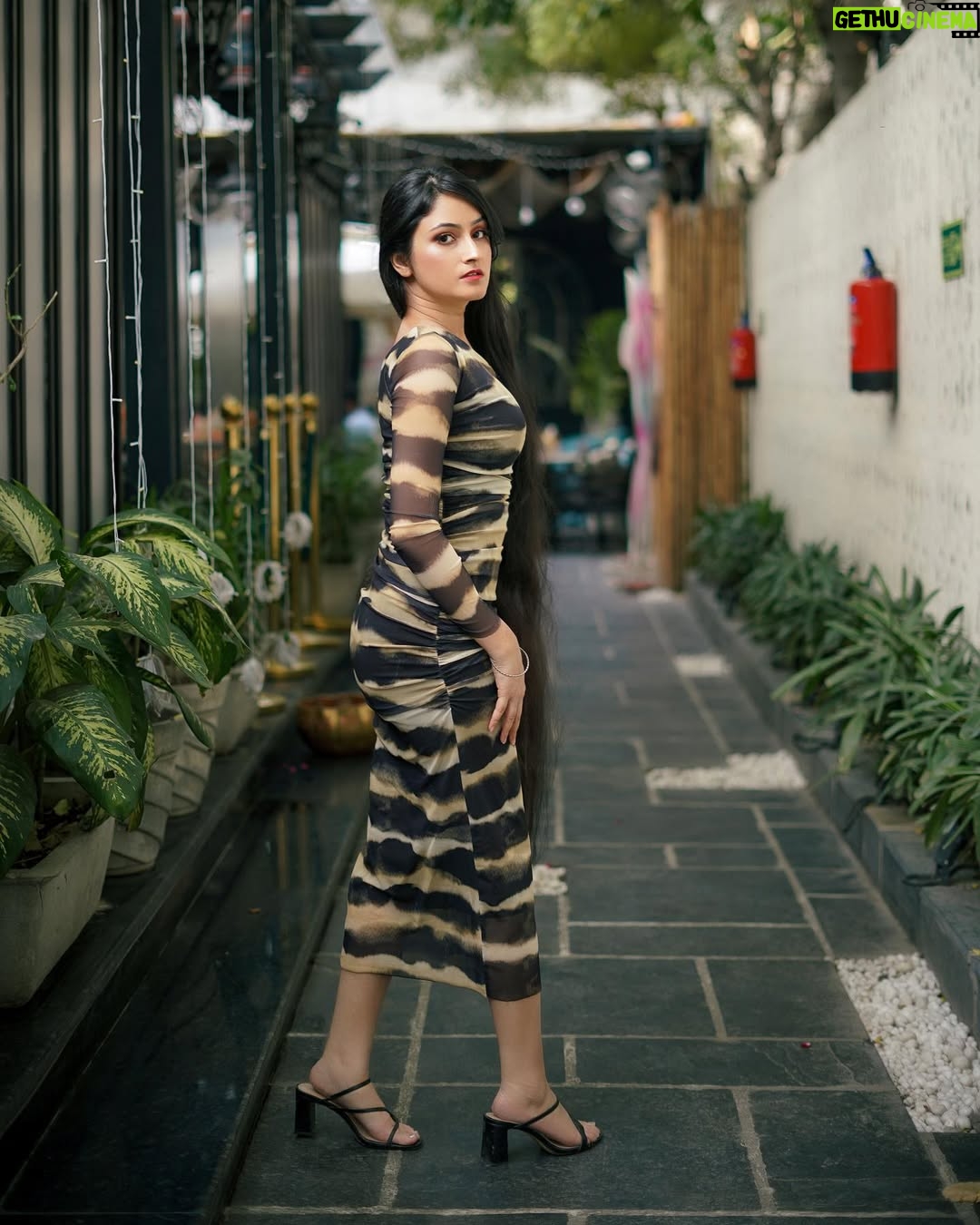 Jaspreet Kaur - 1.6K Likes - Can’t get over this stunning outfit from @zara
Location courtesy- @dichadelhi 
📸- @third_eye_production_
#zara #zaraoutfit #zarawoman #bodycon #delhinfluencer #mumbainfluencer