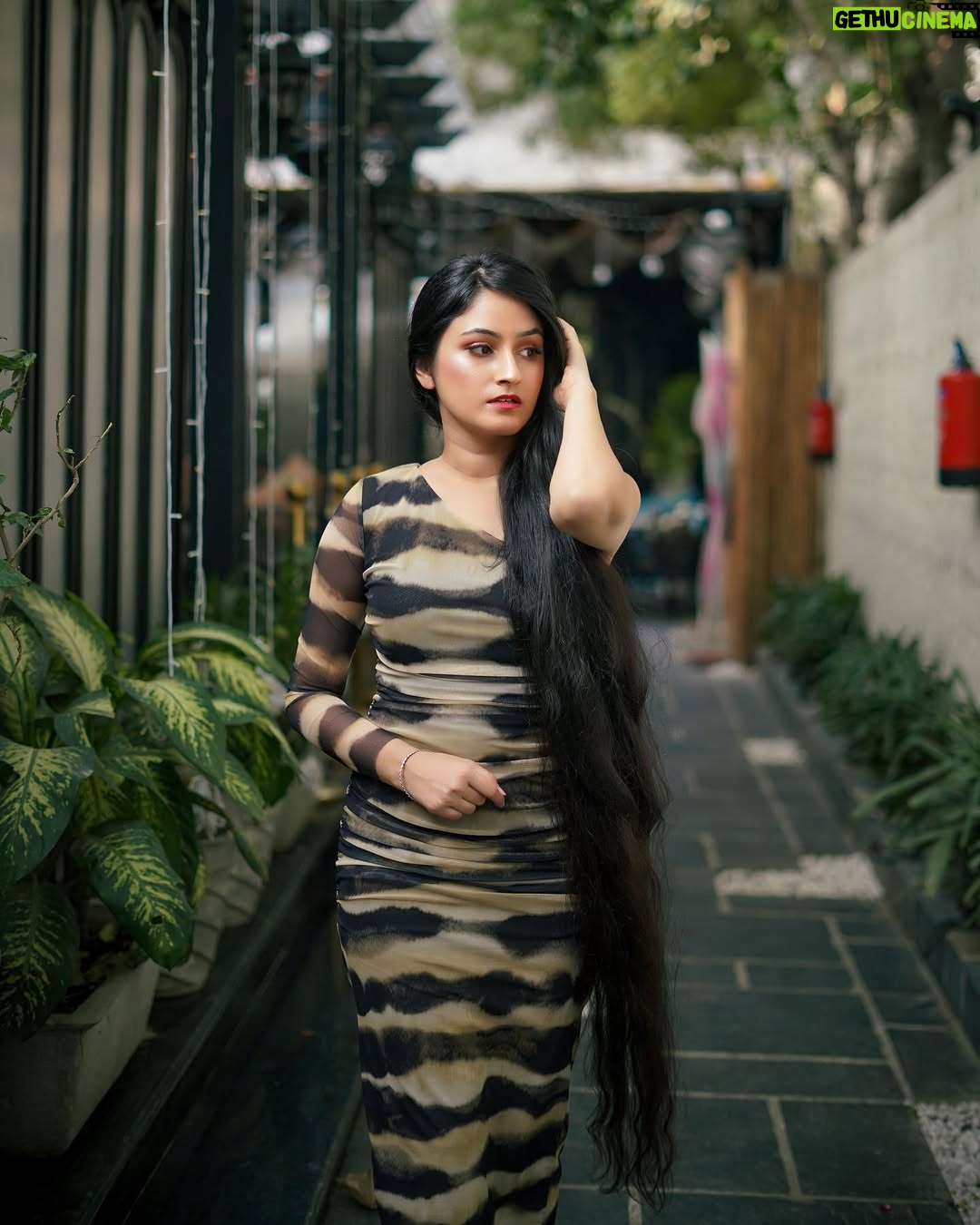 Jaspreet Kaur - 1.6K Likes - Can’t get over this stunning outfit from @zara
Location courtesy- @dichadelhi 
📸- @third_eye_production_
#zara #zaraoutfit #zarawoman #bodycon #delhinfluencer #mumbainfluencer