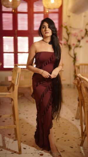 Jaspreet Kaur Instagram - Dark rose 🥀
🎥 - @gensomedia
MUA - @itssadhanayadav
Dress - @savana
Location courtesy- @iliosgreaterkailash @brandbuzz.pr
Edited by - @webgnix
#verylonghair #longhairs #godfather #savanadress #longdress #godfathertheme