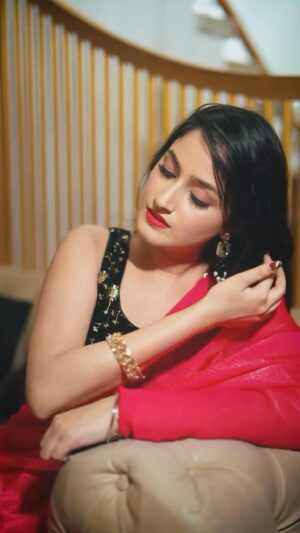 Jaspreet Kaur Instagram - Everything is beautiful when you look at it with love ❤️
🎥- @gensomedia
Edited by - @webgnix
MUA - @itssadhanayadav
Location courtesy - @ankaradelhi @crystalera_pr
Saree - @meeshoapp
#saree #redsaree #ethnicwearonline #ethniclove❤️