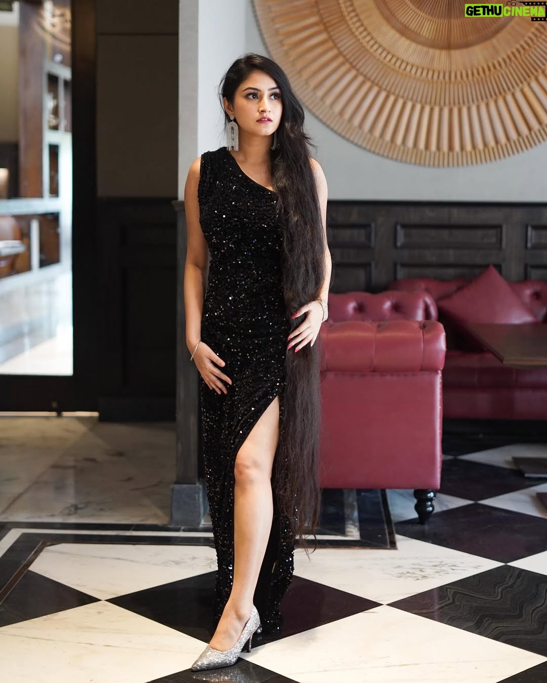 Jaspreet Kaur - 3.5K Likes - Can’t get enough of this dress from @urbanic_in 

Camera 📸- @third_eye_production_ 

#blackdress #longdress #delhibloggers #delhifashionblogger #delhicafes #delhiinfluencer #delhifashioninfluencer