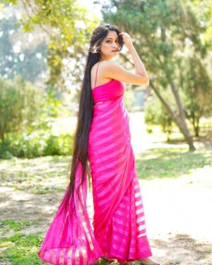 Jaspreet Kaur Instagram - Saree vibes only 💖
Saree - @kashvi_saree
Necklace - @pearlmania_royal
📸 - @third_eye_production_
#sareefashion #pearl #pearljewellery #pearlnecklace #ethnicfashionwear #pinksaree #delhiinfluencer