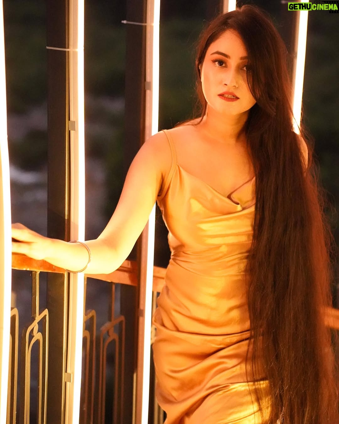 Jaspreet Kaur - 2.1K Likes - The more you love yourself, the less nonsense youll tolerate. 💫 
Location courtesy - @barcodedwarka 

#delhiinfluencer #delhiinfluencers #delhiblogger