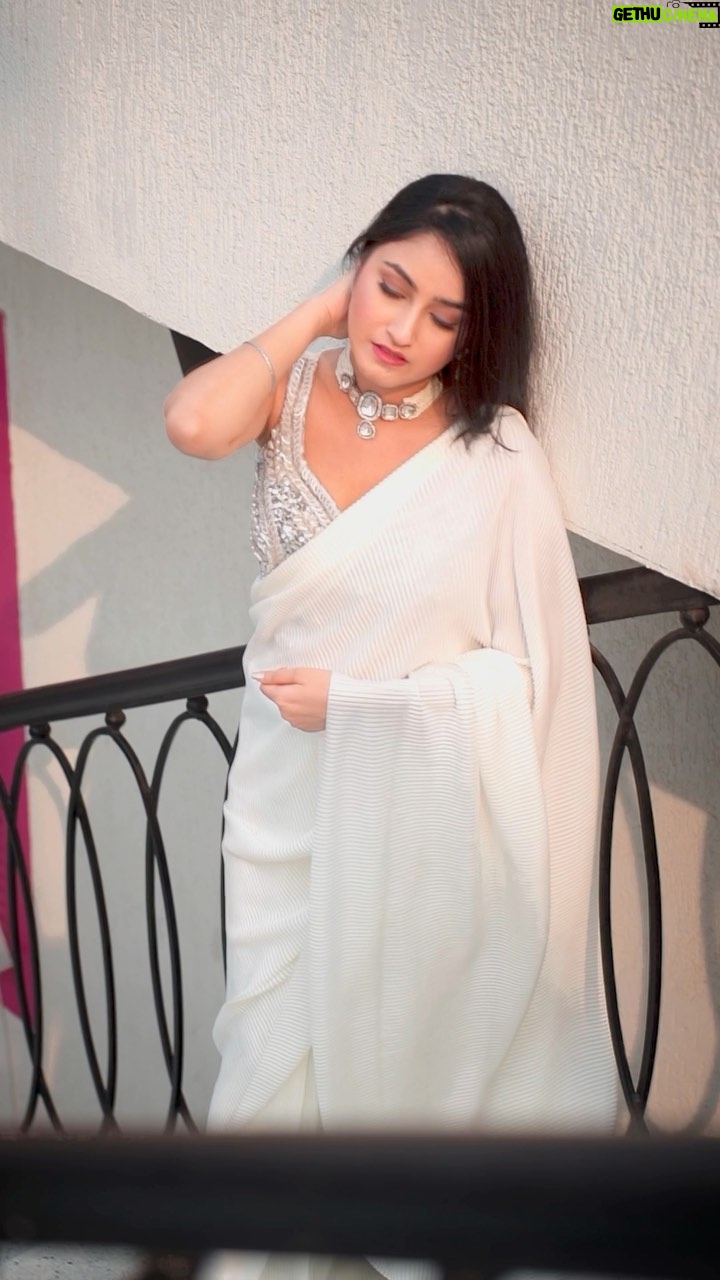 Jaspreet Kaur - 4.6K Likes - Nothing beats the elegance of a white pre-draped saree.

Outfit- @luxicabynisha 
Jeweller- @anvi_jeweller_ 

#predrapedsaree #predraped #whitesaree #whiteethnic