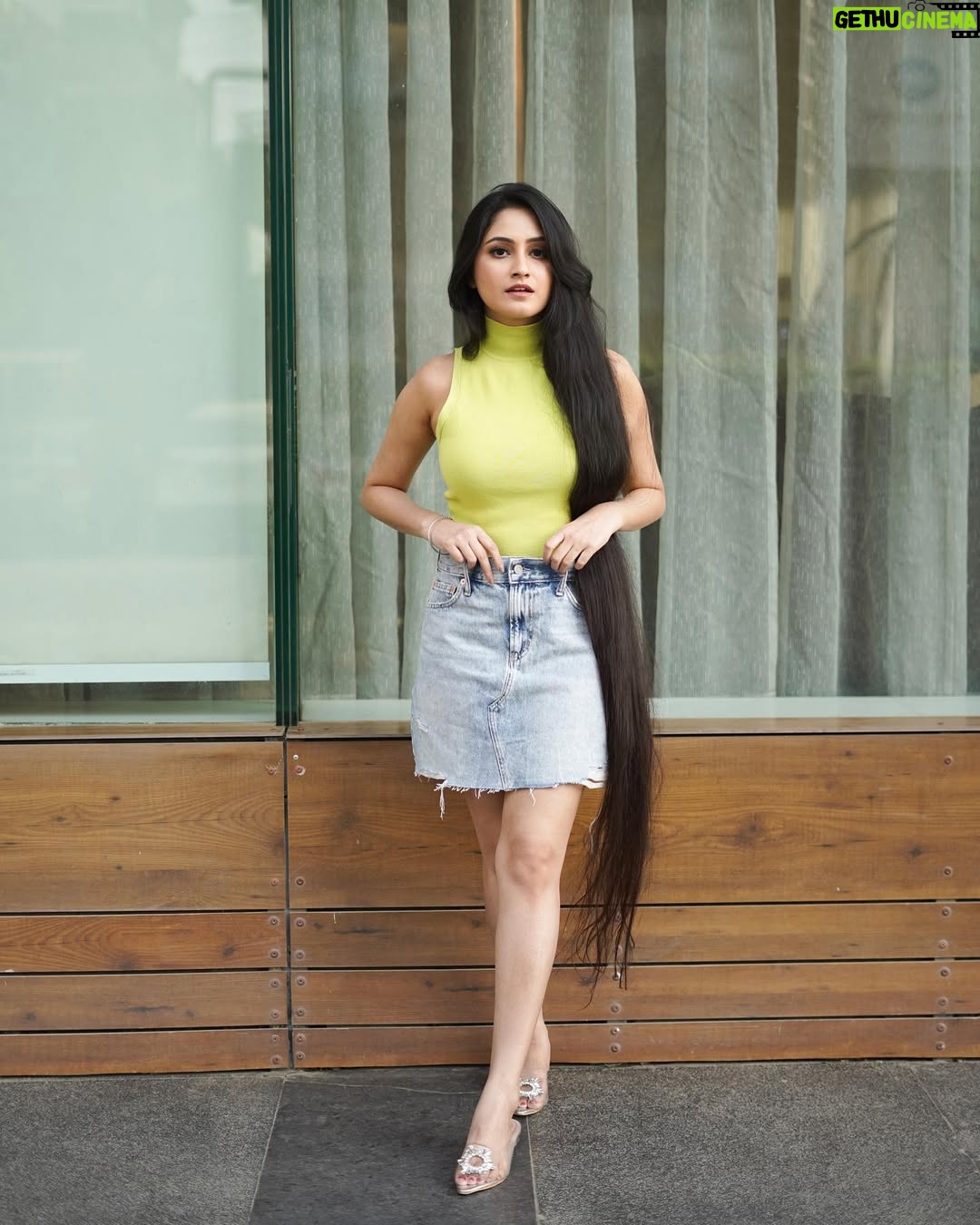 Jaspreet Kaur - 1.6K Likes - Manifesting that 2024 will be a year full of blessing and cute outfits of course ❤️❤️

📸- @third_eye_production_ 
MUA - @makeoversrohan 

#neontop #neon #denim #delhiinfluencer #delhifashioninfluencer #fashioninfluencer #happynewyear #happynewyear2024 #newyear2024