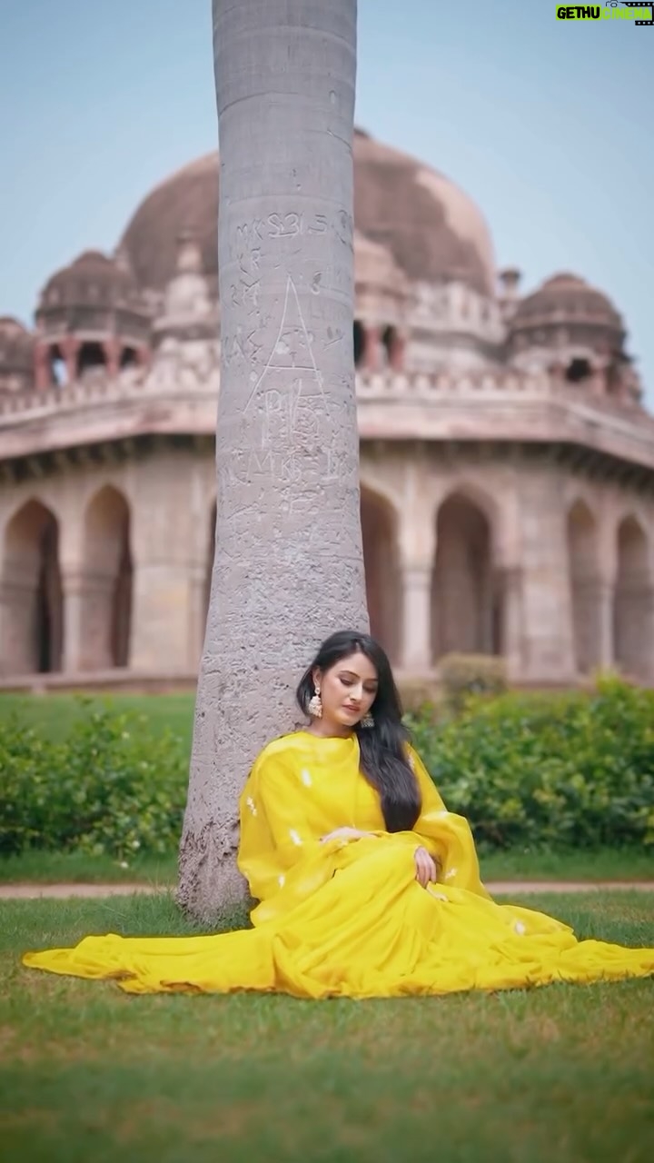 Jaspreet Kaur - 3.9K Likes - Less noise. More grace. Just peace 💛 

🎥 - @gensomedia 
Edited by - @webgnix 
MUA - @makeupartistsadhna 

#delhiinfluencer #ethnicwear #verylonghair #saiyara #yellowsuit #yellowethnic #peaceful #peacefulvibes
