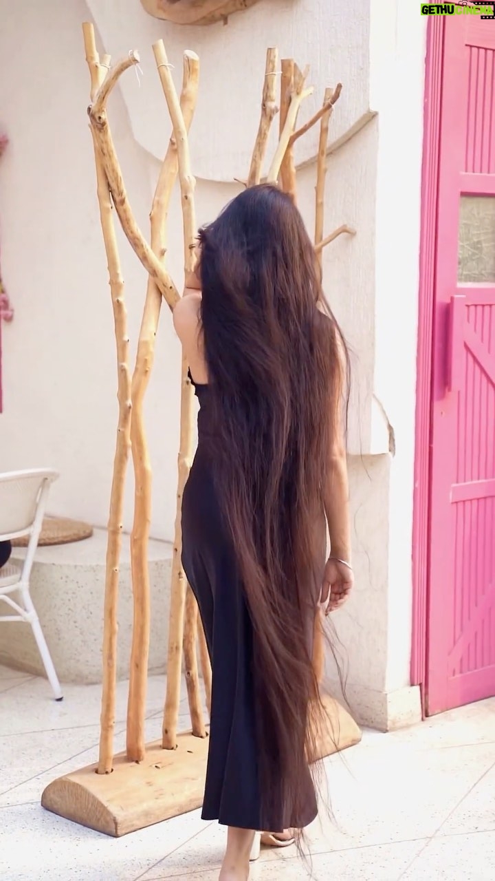 Jaspreet Kaur - 3.3K Likes - A vibe called blessed 🖤 
Comment “link” to get the dress link in your DMs ❤️

MUA - @facestorybynehashukla 
📸 - @third_eye_production_ 
Location courtesy- @iliosdelhi 
Edited by - @aks_hay96 

#blackdress #halterneck #longdress #longblackdress #longhair #longhairs #verylonghair