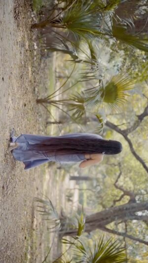 Jaspreet Kaur Instagram - Me and my love for sarees 💜
🎥 - @gensomedia
MUA - @itssadhanayadav
#saree #indiansaree #sareelove #longhair #verylonghair #indianrapunzel #ethnicwear