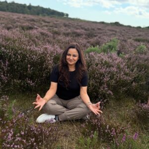 Javeria Abbasi Instagram - Lavender Fields 🪻
(where flowers bloom so does the hope) @bia_qavi  @shanzayystarss ♥️