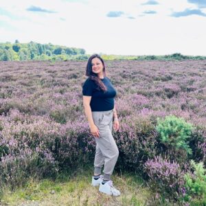 Javeria Abbasi Instagram - Lavender Fields 🪻
(where flowers bloom so does the hope) @bia_qavi  @shanzayystarss ♥️
