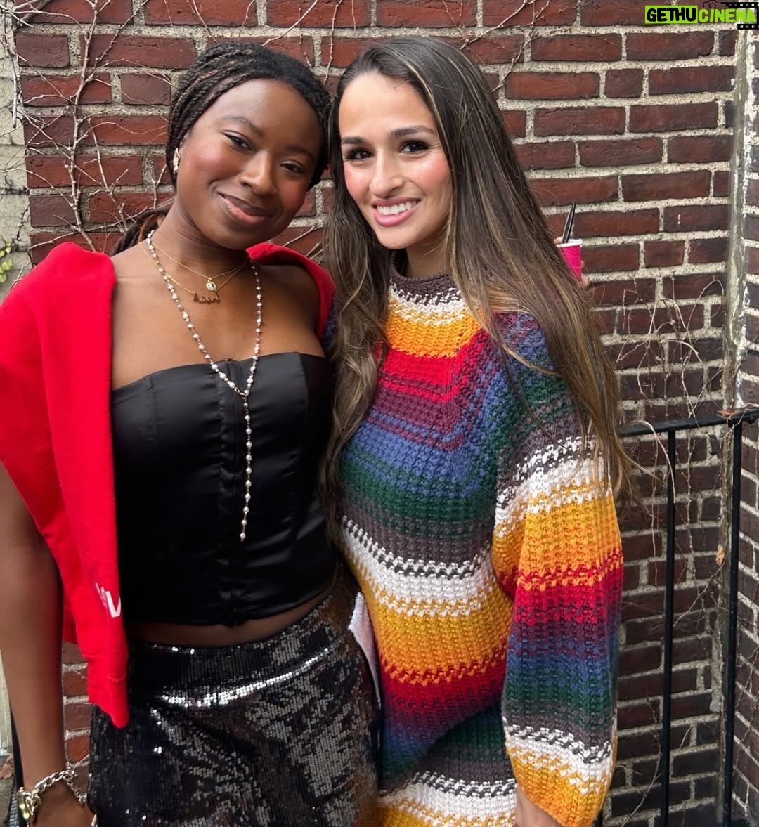 Jazz Jennings - 73.1K Likes - ***Senior Spring Dump***
Thank you to my incredible friends who make it all worth it! My Harvard experience has been magical because of all of you❤️