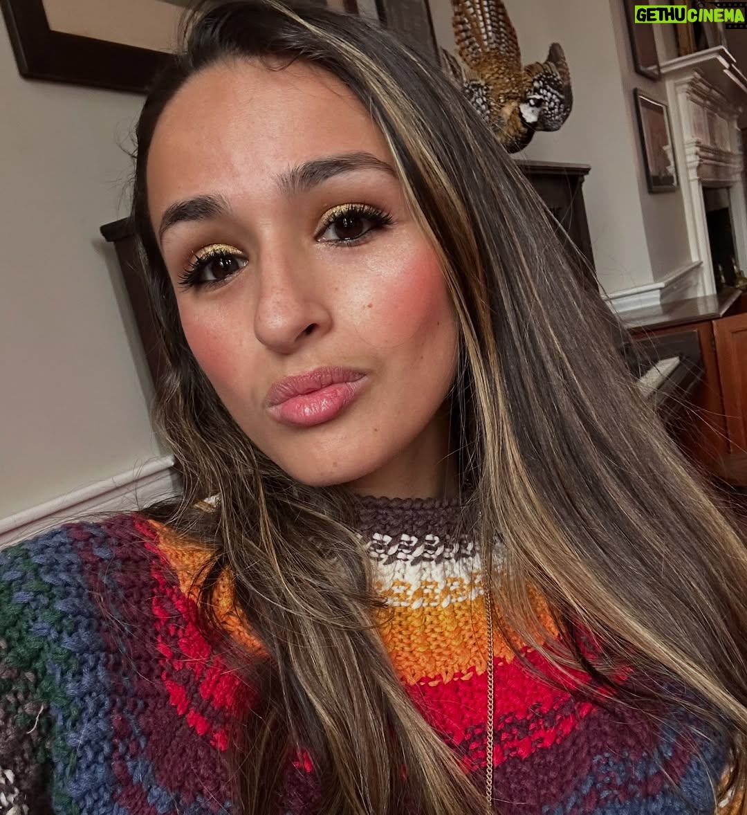 Jazz Jennings - 73.1K Likes - ***Senior Spring Dump***
Thank you to my incredible friends who make it all worth it! My Harvard experience has been magical because of all of you❤️