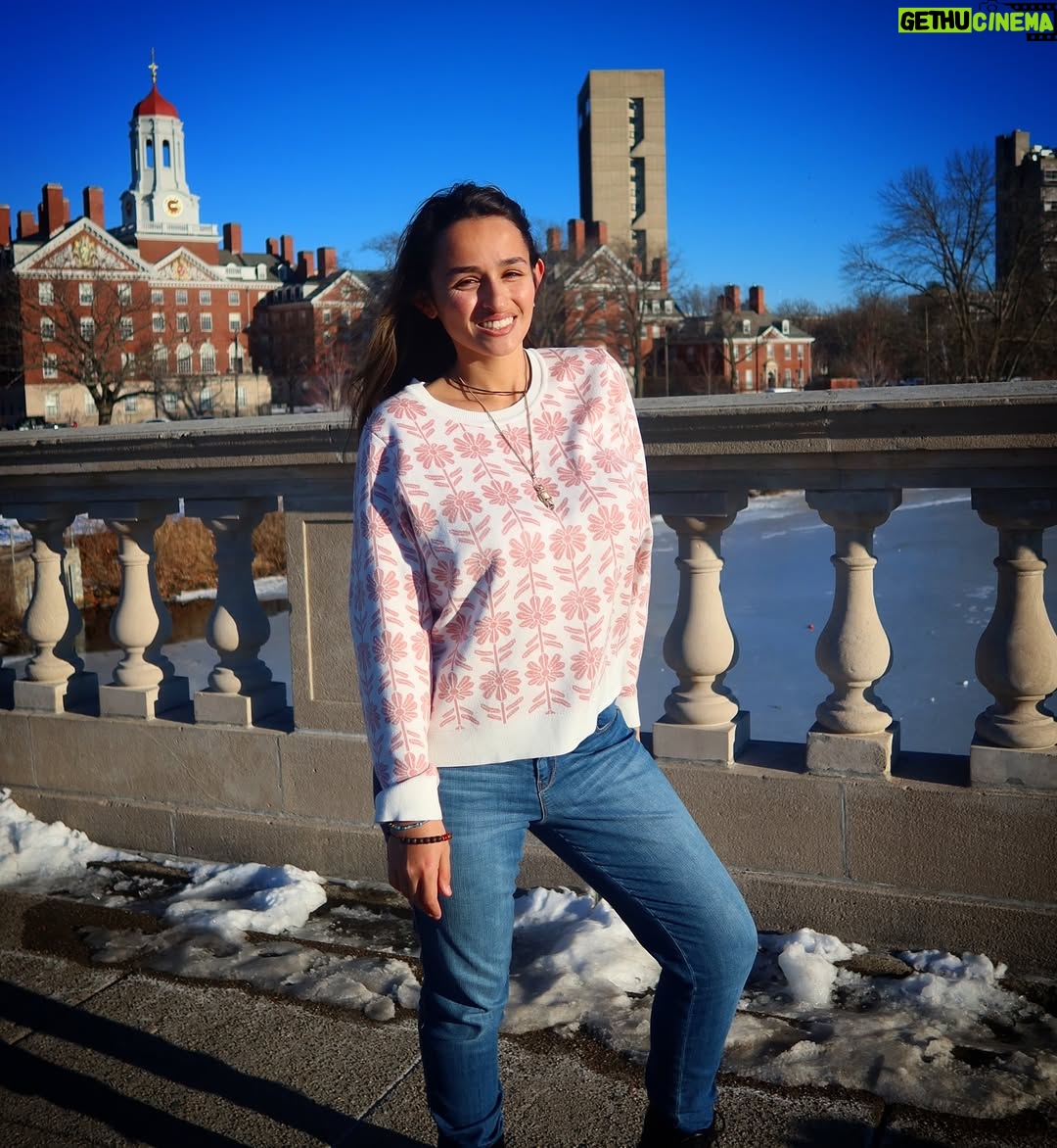 Jazz Jennings - 73.1K Likes - ***Senior Spring Dump***
Thank you to my incredible friends who make it all worth it! My Harvard experience has been magical because of all of you❤️