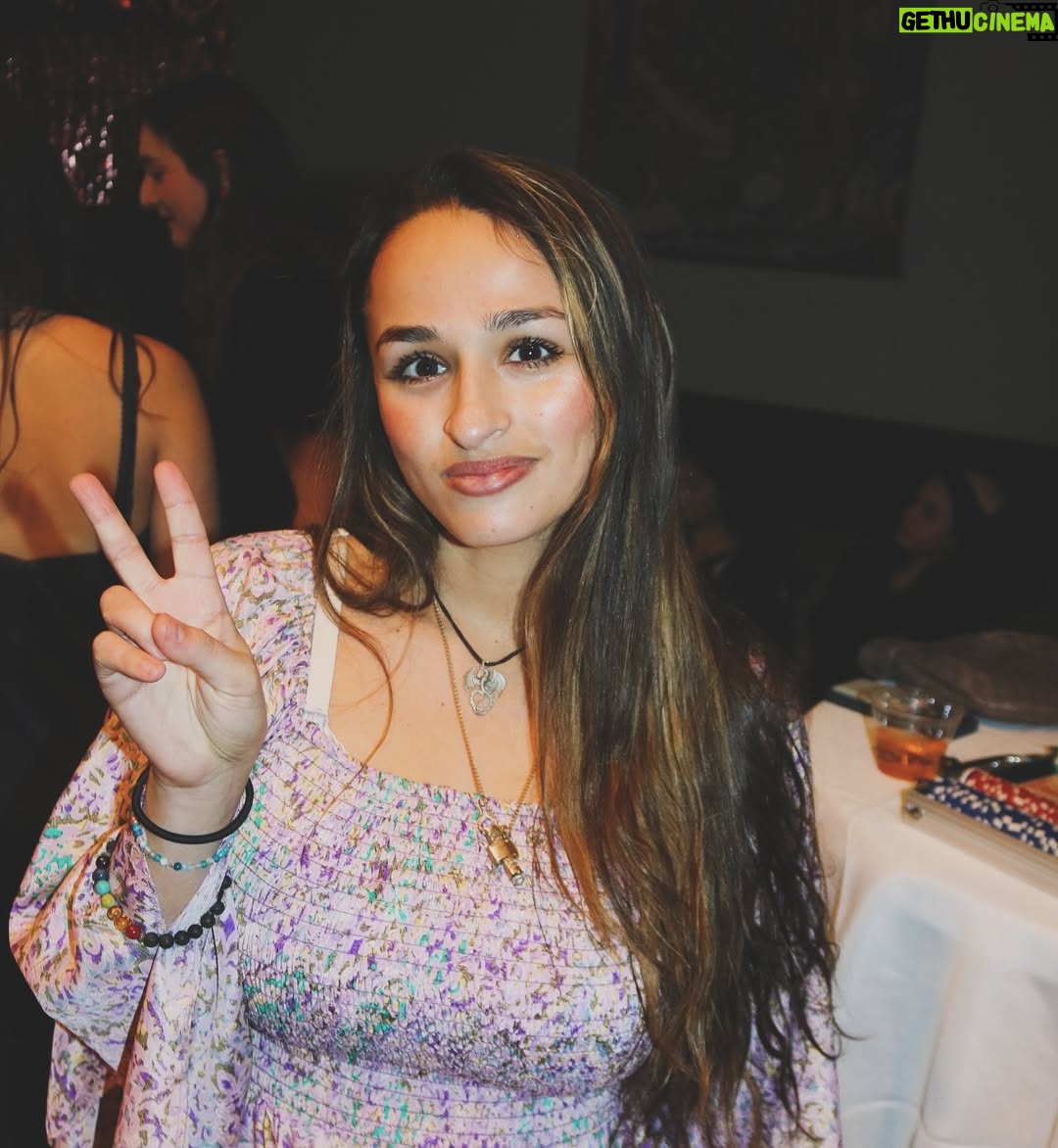 Jazz Jennings - 73.1K Likes - ***Senior Spring Dump***
Thank you to my incredible friends who make it all worth it! My Harvard experience has been magical because of all of you❤️