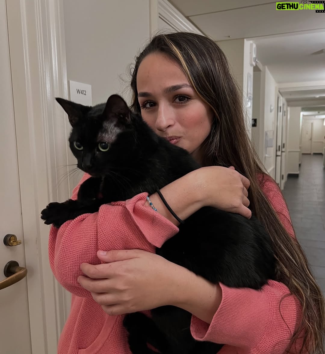 Jazz Jennings - 73.1K Likes - ***Senior Spring Dump***
Thank you to my incredible friends who make it all worth it! My Harvard experience has been magical because of all of you❤️