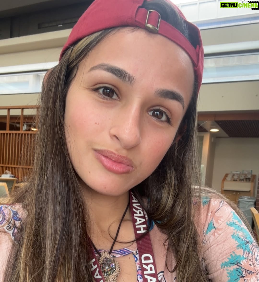 Jazz Jennings - 73.1K Likes - ***Senior Spring Dump***
Thank you to my incredible friends who make it all worth it! My Harvard experience has been magical because of all of you❤️
