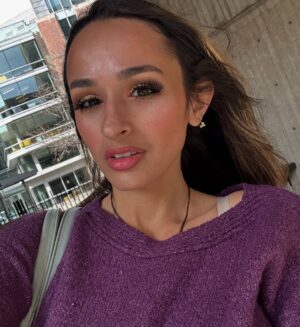 Jazz Jennings Instagram - ***Senior Spring Dump***
Thank you to my incredible friends who make it all worth it! My Harvard experience has been magical because of all of you❤️