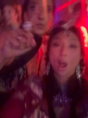 Jeannie Mai Instagram - Diwali—the festival of love and light—showed up in my life this year through the most beautiful people. Sometimes the universe gives you everything you need in a single evening: laughter, warmth, friendship, and a reminder that life will carry you if you just keep holding on✨
Thank you to everyone who made this night a journey of joy and reflection, and especially to @lilly for welcoming me with so much heart🙏🏽
Still wearing my Diwali braids the next morning at Monaco’s school meeting cuzzz when ur wrapped in light, ya carry it everywhere you go duh 😌
Makeup @ydderfc
Hair @noogiethai
Entire outfit & accessories @saripalace ✨