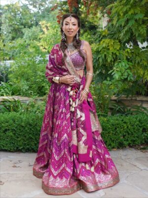 Jeannie Mai Instagram - Diwali—the festival of love and light—showed up in my life this year through the most beautiful people. Sometimes the universe gives you everything you need in a single evening: laughter, warmth, friendship, and a reminder that life will carry you if you just keep holding on✨
Thank you to everyone who made this night a journey of joy and reflection, and especially to @lilly for welcoming me with so much heart🙏🏽
Still wearing my Diwali braids the next morning at Monaco’s school meeting cuzzz when ur wrapped in light, ya carry it everywhere you go duh 😌

Makeup @ydderfc 
Hair @noogiethai 
Entire outfit & accessories @saripalace ✨