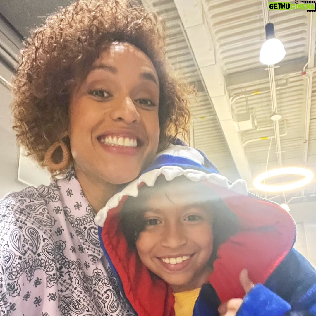 Jeirmarie Osorio - 3 Likes - #velvetelnuevoimperio me regaló tantas experiencias, nuevas amistades y un trabajo emocional que aun sigo llevando. Gracias por el cariño que le han agarrado a Luisa. No me la dejen sola! Yo la amaré por siempre. Espero sigan disfrutando de esta historia. 

@telemundo @telemundoseries