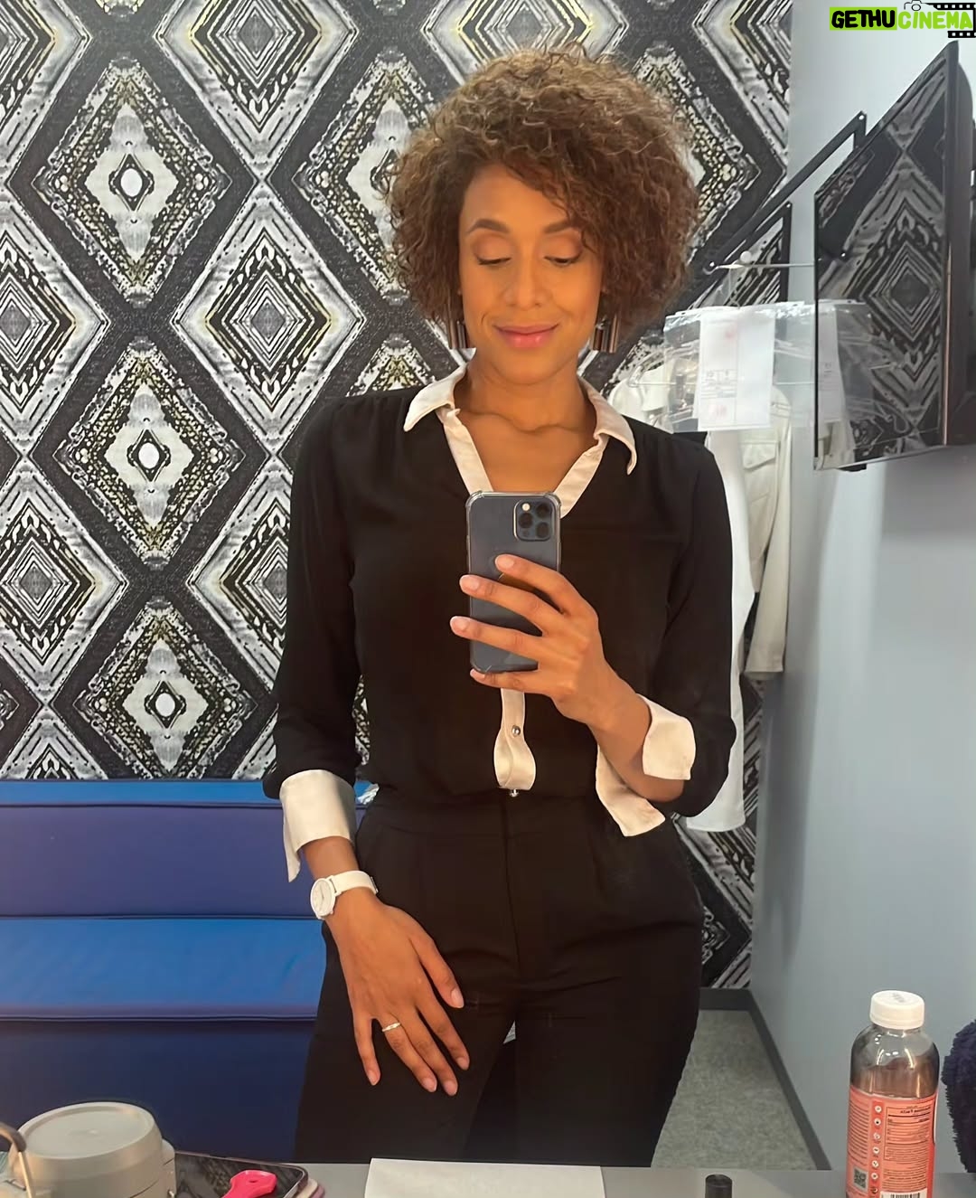 Jeirmarie Osorio - 3 Likes - Dump de #VelvetElNuevoImperio 
@telemundo @telemundoseries
