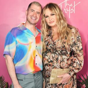 Jennifer Coolidge Instagram - Had a crazy fun weekend with some very funny people. Needless to say, I extended my stay @trysthotels. πππ