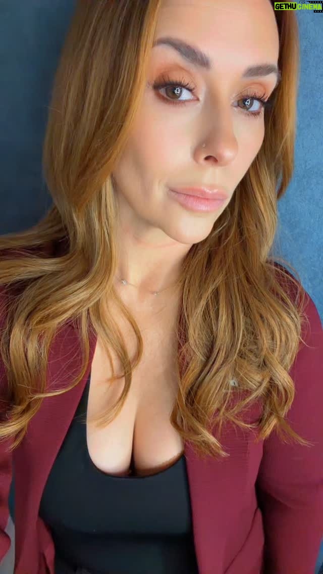 Jennifer Love Hewitt - 78K Likes - Playing some of my favorite songs to get hyped for a long day of emergency calls. Hope you loved last nights season 9 premiere. @911onabc