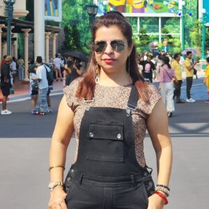 Jennifer Mistry Bansiwal Instagram - Us...