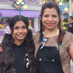 Jennifer Mistry Bansiwal Instagram - Us...