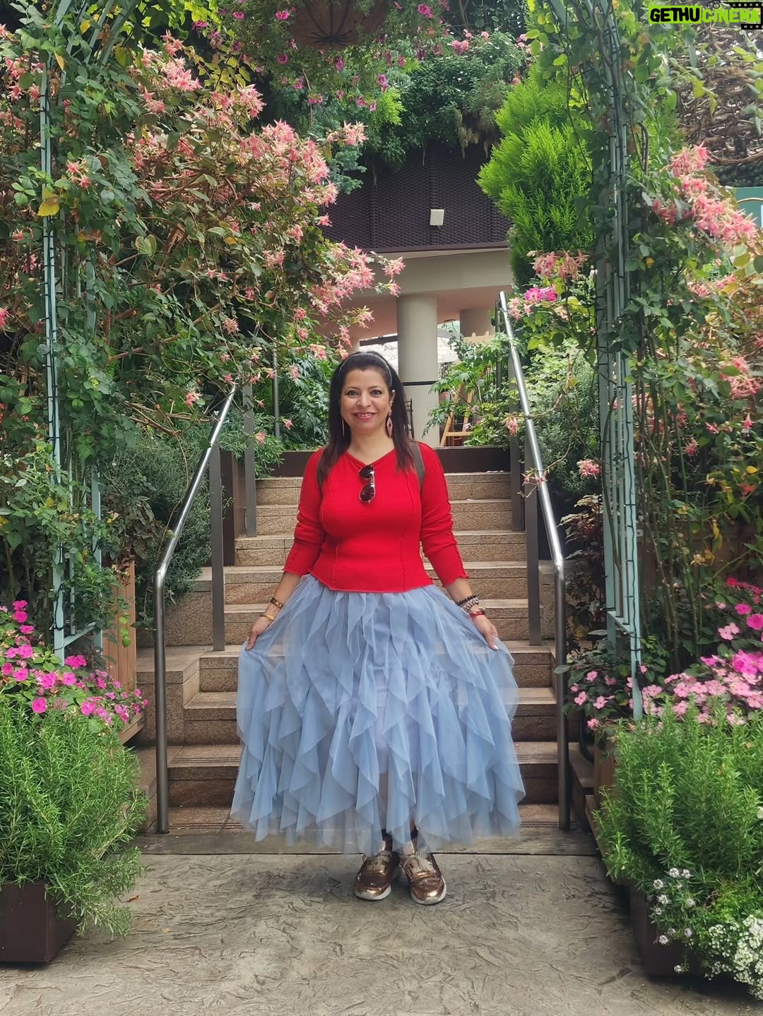 Jennifer Mistry Bansiwal - 13.4K Likes - Colourful