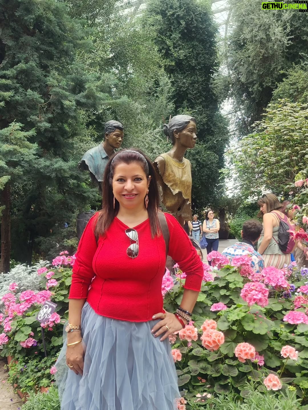 Jennifer Mistry Bansiwal - 13.4K Likes - Colourful